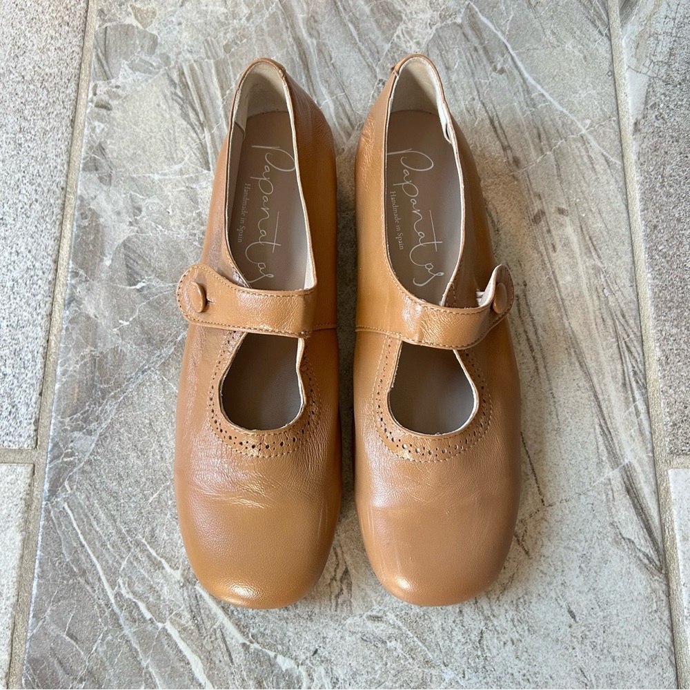 Papanatas Leather Camel Old School Mary Janes, Big Girls Size 38 EU Or 7 US